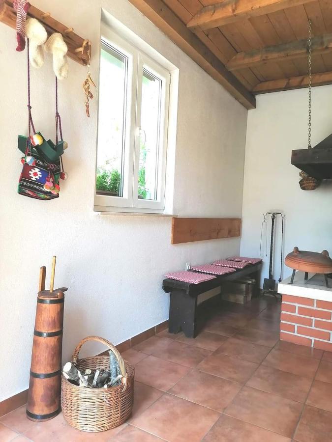 Kvasina Apartments Zadvarje Eksteriør billede