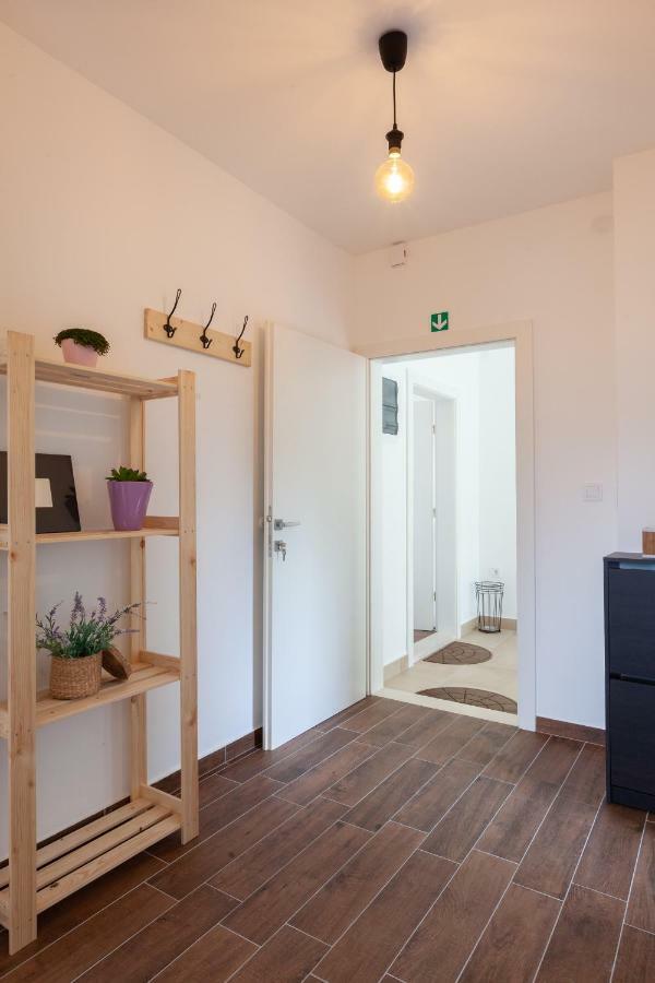 Kvasina Apartments Zadvarje Eksteriør billede