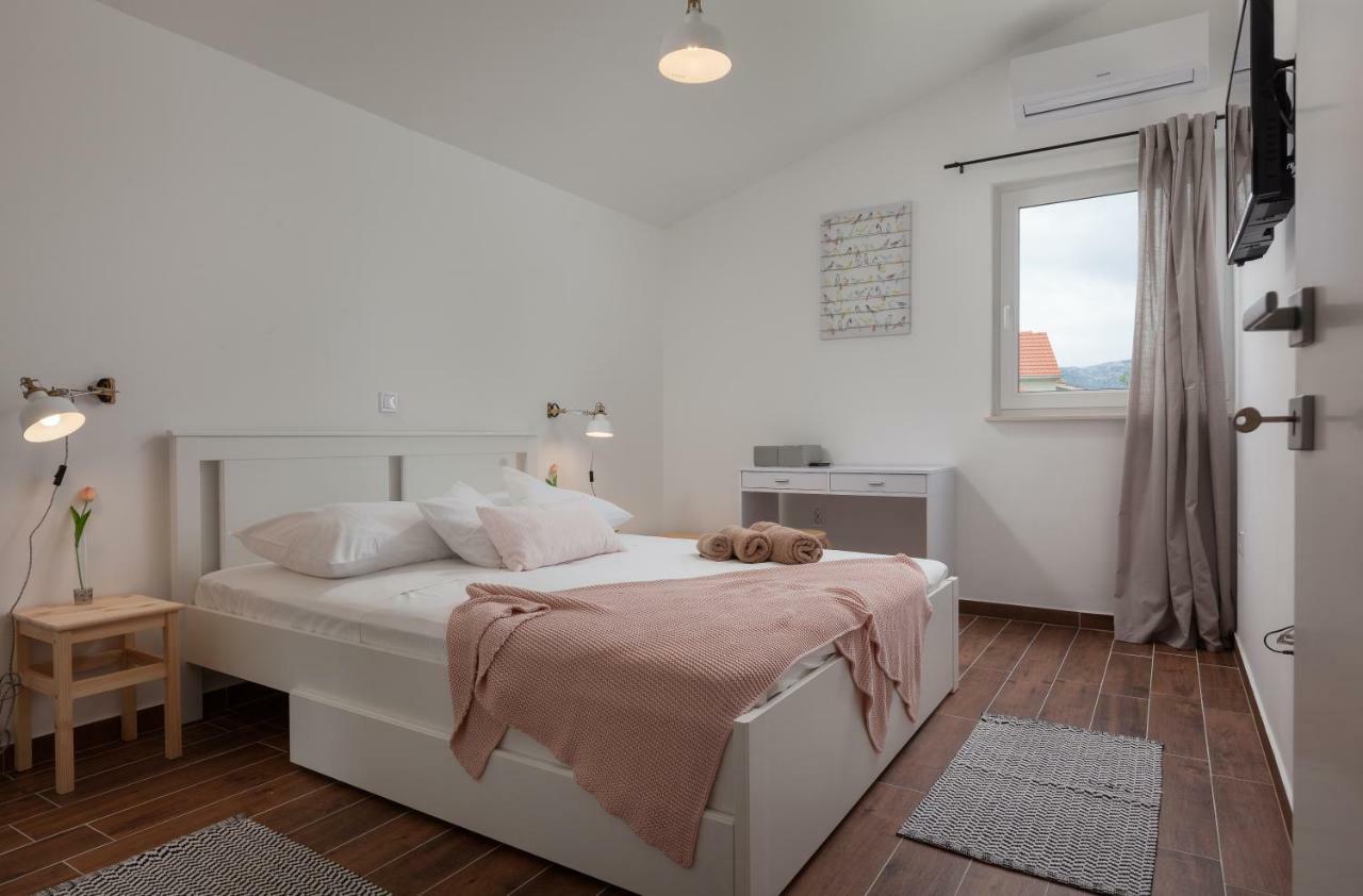 Kvasina Apartments Zadvarje Eksteriør billede